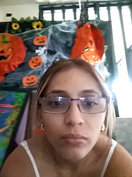 Snapshot of sofia_playful chatting on 10/23/25, 09:13 sofia playful online show from 10/23/25, 09:13