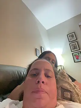 Snapshot of itsdaddi2u chatting on 10/27/25, 01:28 itsdaddi2u online show from 10/27/25, 01:28