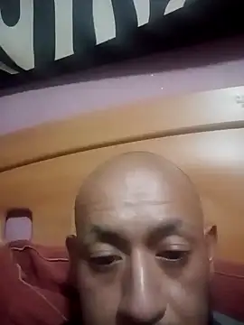 pineda1689 online show from 01/03/25, 07:49