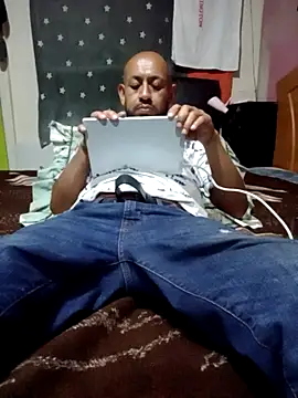 pineda1689 online show from 03/02/25, 06:59