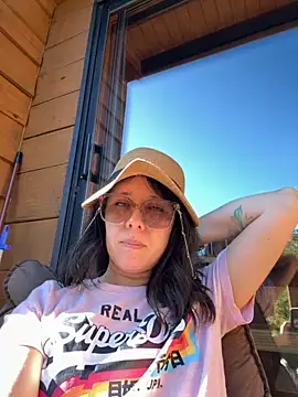 Reinacatchile online show from 11/22/25, 09:13