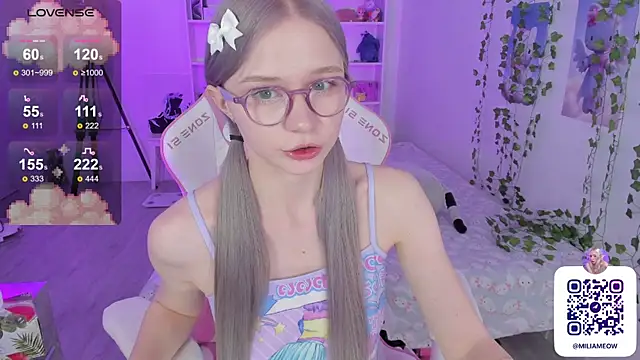 Snapshot of Milia_Parker chatting on 12/17/24, 10:22 Milia Parker online show from 12/17/24, 10:22