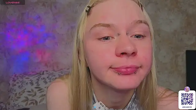 Snapshot of Milia_Parker chatting on 05/19/26, 04:03 Milia Parker online show from 05/19/26, 04:03