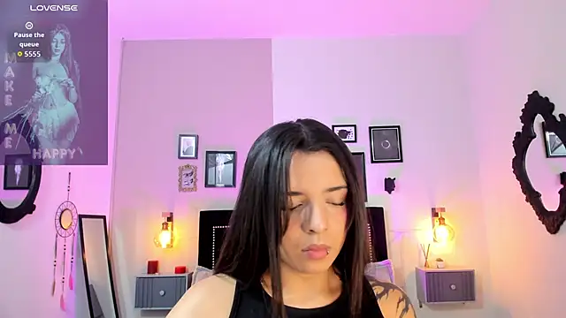 Charlotte  Benett online show from 03/22/26, 05:10