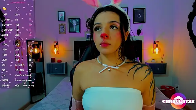 Snapshot of Charlotte__Benett chatting on 02/27/26, 04:12 Charlotte Benett online show from 02/27/26, 04:12