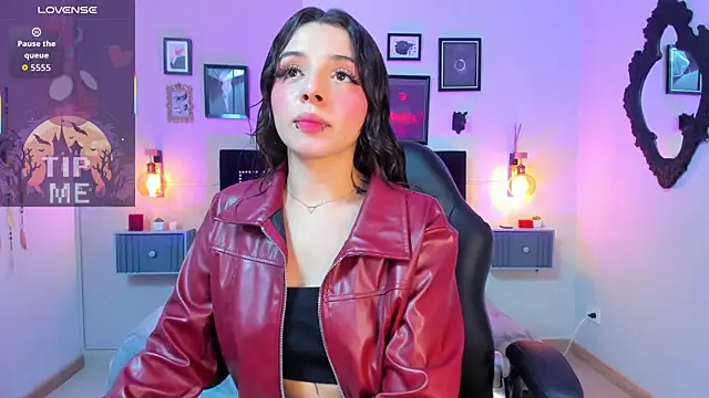 Snapshot of Charlotte__Benett chatting on 11/03/25, 04:39 Charlotte Benett online show from 11/03/25, 04:39