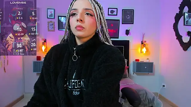 Snapshot of Charlotte__Benett chatting on 11/10/25, 04:17 Charlotte Benett online show from 11/10/25, 04:17