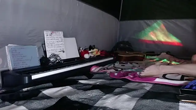 sweetnissapril online show from 10/18/25, 11:40