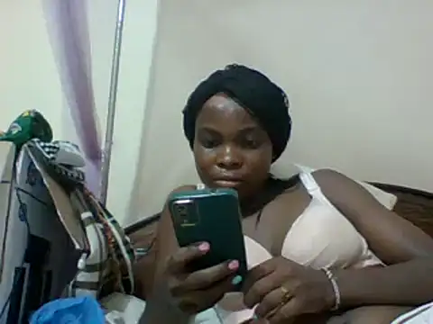 Snapshot of sexxyqueenn22 chatting on 02/25/25, 10:09 sexxyqueenn22 online show from 02/25/25, 10:09
