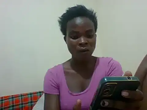 Snapshot of sexxyqueenn22 chatting on 12/10/24, 07:32 sexxyqueenn22 online show from 12/10/24, 07:32