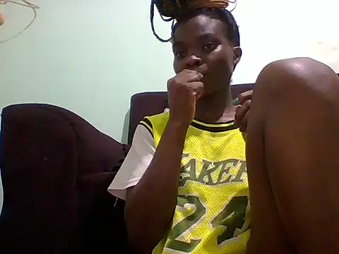 Snapshot of sexxyqueenn22 chatting on 11/04/25, 10:02 sexxyqueenn22 online show from 11/04/25, 10:02