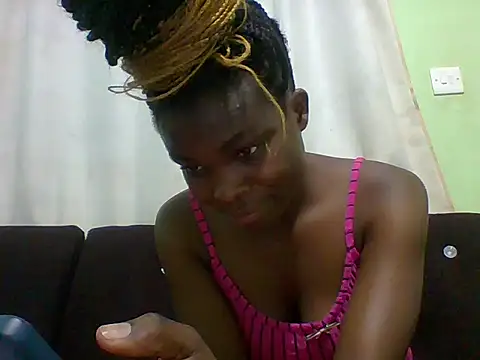 Snapshot of sexxyqueenn22 chatting on 10/24/25, 08:30 sexxyqueenn22 online show from 10/24/25, 08:30