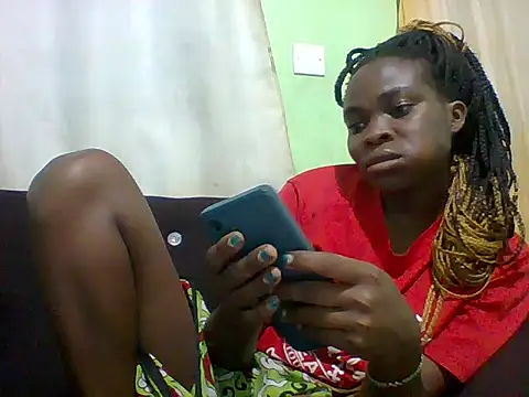 Snapshot of sexxyqueenn22 chatting on 11/27/25, 04:07 sexxyqueenn22 online show from 11/27/25, 04:07