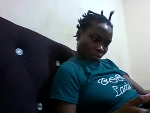 Snapshot of sexxyqueenn22 chatting on 02/16/25, 10:00 sexxyqueenn22 online show from 02/16/25, 10:00