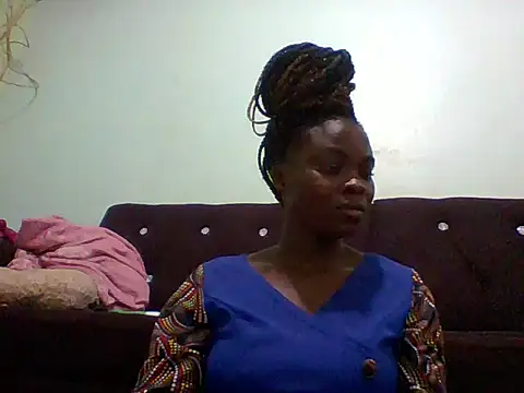 Snapshot of sexxyqueenn22 chatting on 10/19/25, 02:42 sexxyqueenn22 online show from 10/19/25, 02:42