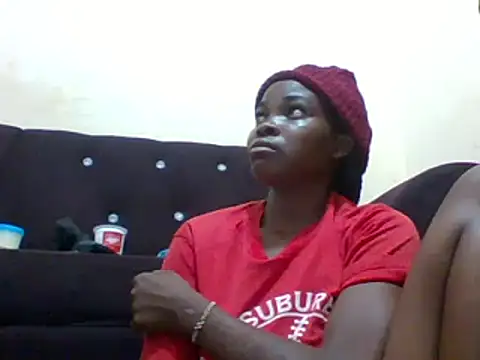 Snapshot of sexxyqueenn22 chatting on 02/15/25, 10:10 sexxyqueenn22 online show from 02/15/25, 10:10