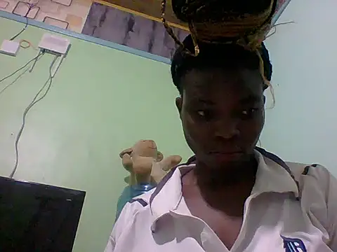 Snapshot of sexxyqueenn22 chatting on 11/13/25, 10:13 sexxyqueenn22 online show from 11/13/25, 10:13