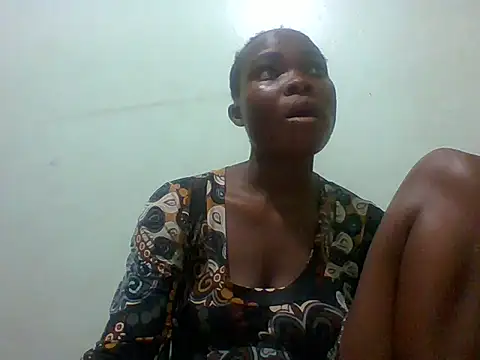 Snapshot of sexxyqueenn22 chatting on 12/17/25, 05:18 sexxyqueenn22 online show from 12/17/25, 05:18