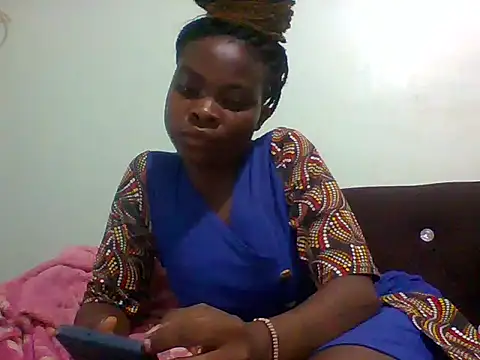 Snapshot of sexxyqueenn22 chatting on 10/20/25, 05:02 sexxyqueenn22 online show from 10/20/25, 05:02