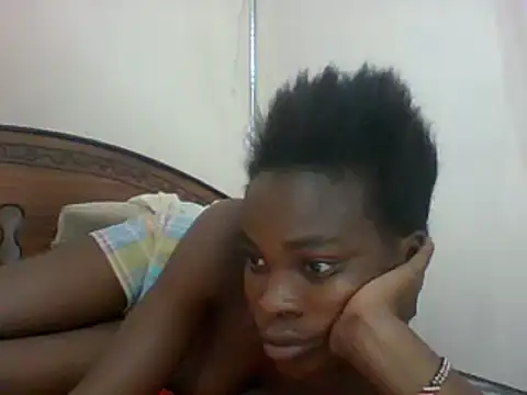 Snapshot of sexxyqueenn22 chatting on 12/11/24, 06:20 sexxyqueenn22 online show from 12/11/24, 06:20