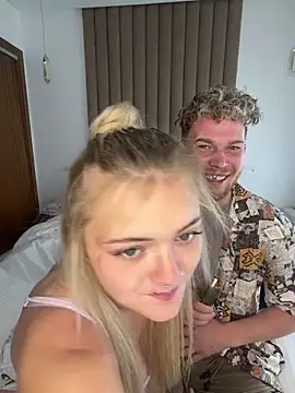 Snapshot of NickyGold_Official chatting on 04/12/26, 03:04 NickyGold Official online show from 04/12/26, 03:04