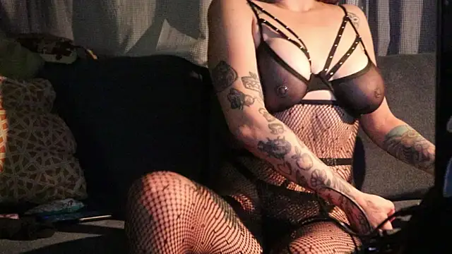 estivalia xxx online show from 03/30/26, 02:35