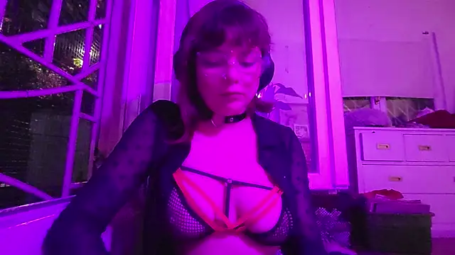 estivalia xxx online show from 03/17/26, 01:08