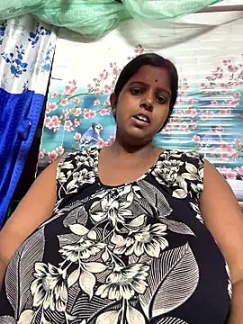 Snapshot of Beauty-queen chatting on 04/20/26, 03:57 Beauty-queen online show from 04/20/26, 03:57