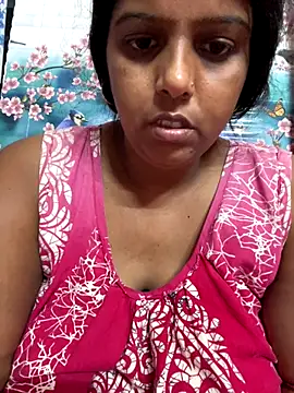 Beauty-queen online show from 10/31/25, 01:52