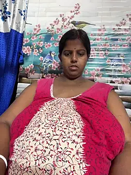 Snapshot of Beauty-queen chatting on 04/22/26, 11:39 Beauty-queen online show from 04/22/26, 11:39