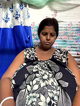 Beauty-queen online show from 04/15/26, 11:49