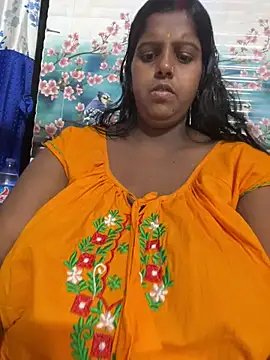 Snapshot of Beauty-queen chatting on 04/26/26, 12:13 Beauty-queen online show from 04/26/26, 12:13