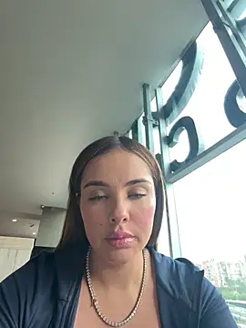 Alirawrz online show from 06/18/26, 04:01