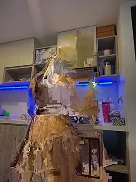 Alirawrz online show from 10/25/25, 07:58