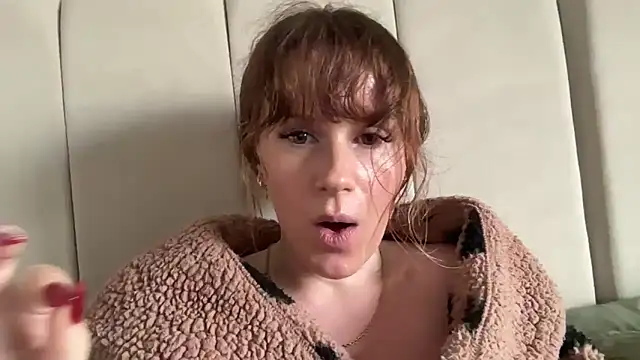 redheadrosie69 online show from 12/05/25, 10:14