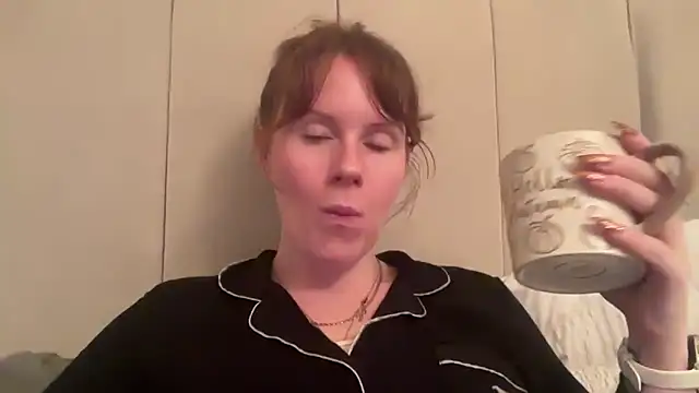 redheadrosie69 online show from 10/17/25, 06:53