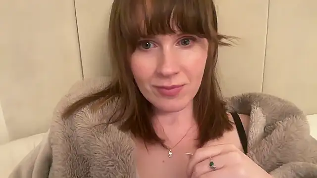 redheadrosie69 online show from 04/10/26, 07:54