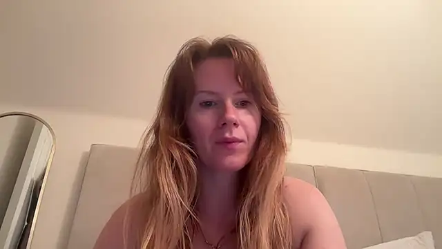 redheadrosie69 online show from 10/17/25, 06:50