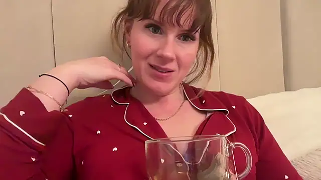 redheadrosie69 online show from 11/26/25, 08:20