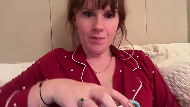 redheadrosie69 online show from 11/17/25, 08:13