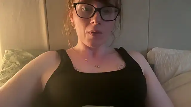 redheadrosie69 online show from 04/28/26, 07:29