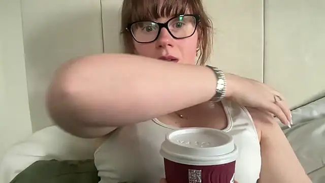 redheadrosie69 online show from 04/04/26, 10:22