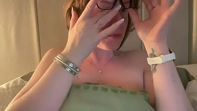 redheadrosie69 online show from 05/11/26, 04:36