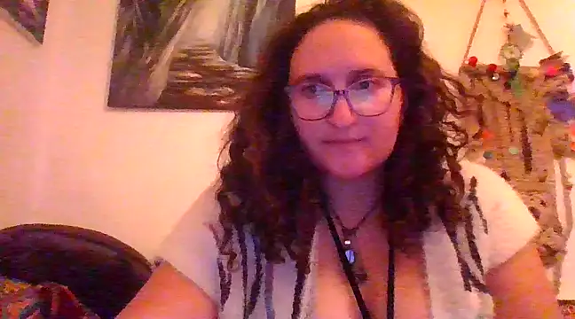 Snapshot of juicyrubies chatting on 03/21/25, 01:45 juicyrubies online show from 03/21/25, 01:45