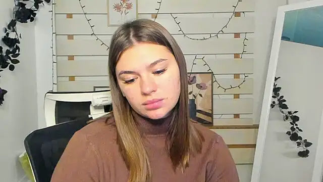 Josephine Kiss online show from 11/17/25, 09:57