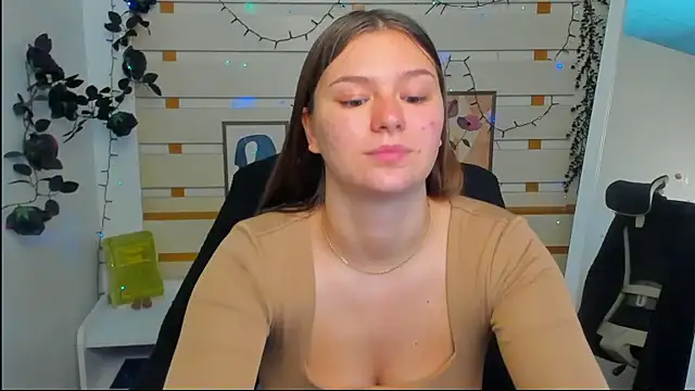 Josephine Kiss online show from 04/27/26, 12:14