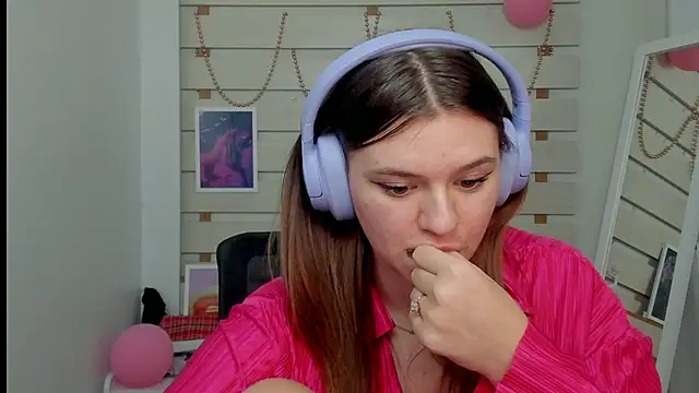 Josephine Kiss online show from 02/26/25, 05:00