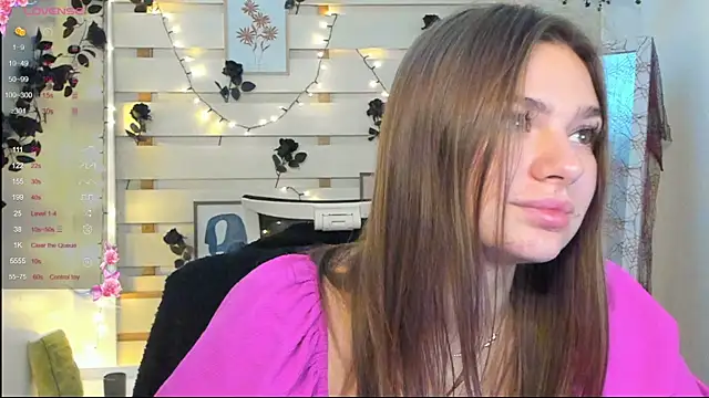 Josephine Kiss online show from 10/28/25, 07:18