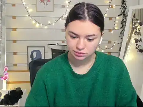 Josephine Kiss online show from 12/20/25, 02:20