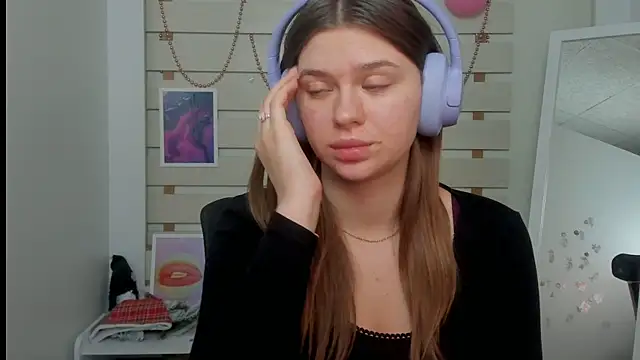 Josephine Kiss online show from 02/23/25, 04:35